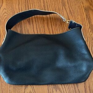 Maxx NY Black Leather Shoulder Bag